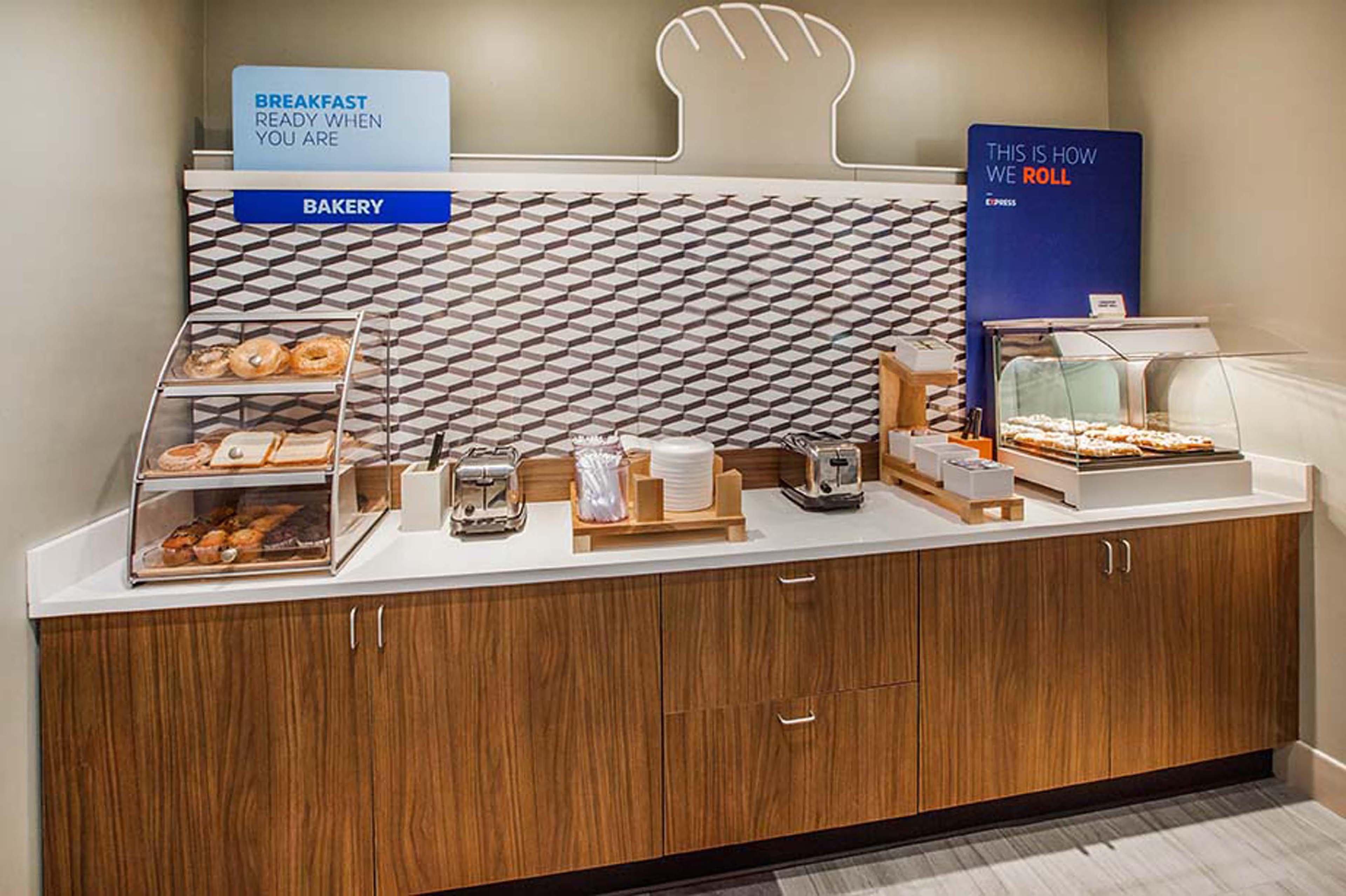 Holiday Inn Express & Suites Allentown-Dorney Park Area By Ihg Ngoại thất bức ảnh